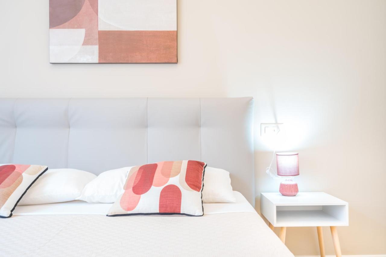 קליארי Puccini Apt - Centro Citta - Wifi - Ac מראה חיצוני תמונה